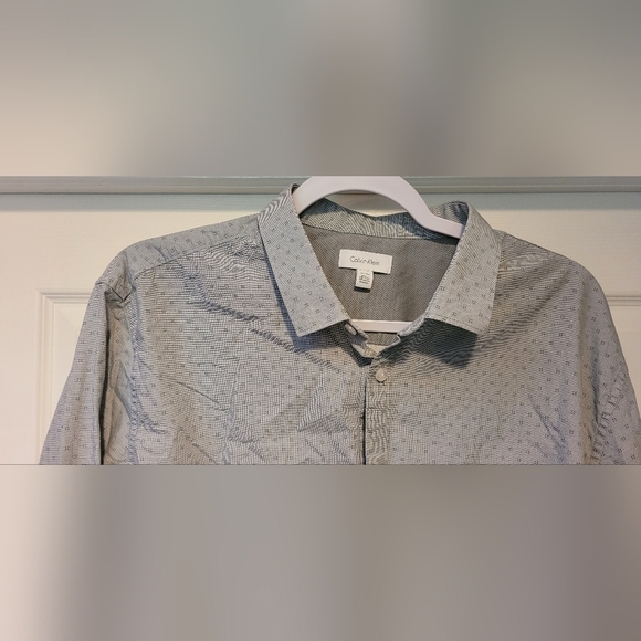 $60 Men's Calvin Klein Gray Checkered Pattern Casual Button Down Long Sleeve XL - Picture 2 of 11